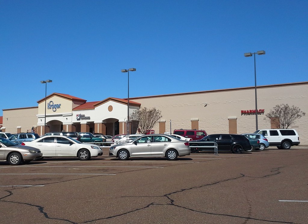 The front has been repainted (Horn Lake west Kroger remode… Flickr