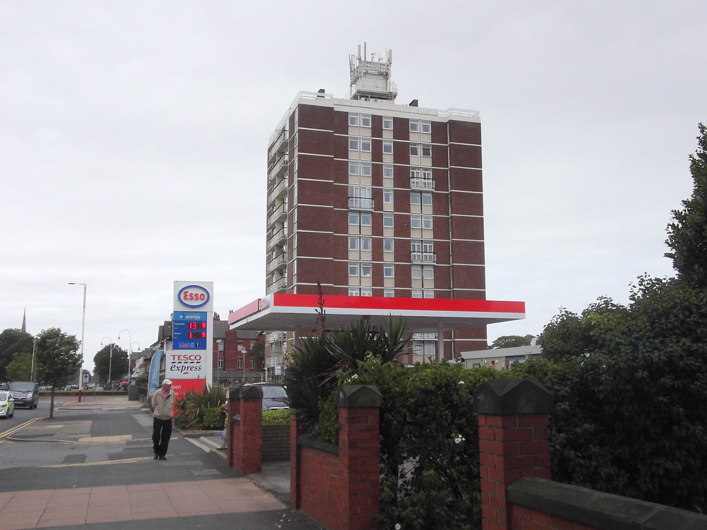 Sandown Court, Albert Road, Southport Esso, Tesco Express,… Flickr