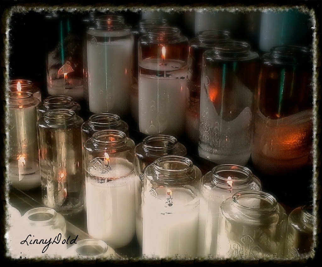 Lighting Of Candles For Mom & Her Sis Candles lit at St. A… Flickr