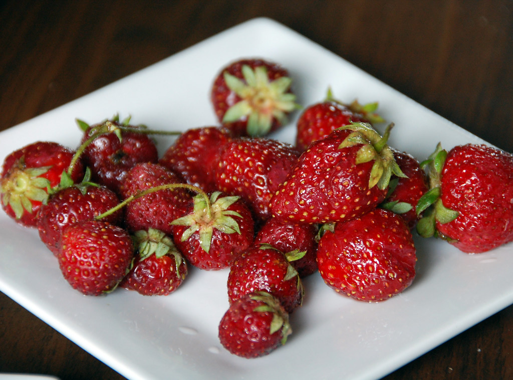 Hood Strawberries jon oropeza Flickr