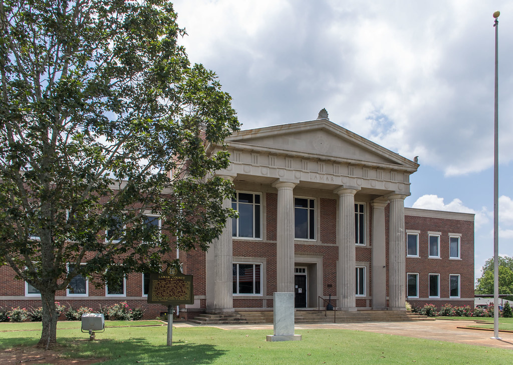 Lamar County Courthouse Lamar County Courthouse in Barnesv… Flickr