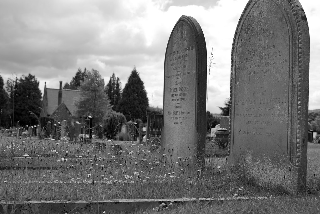 IAW_0199 Tring Cemetery, Aylesbury Road, Tring, Hertfordsh… Flickr