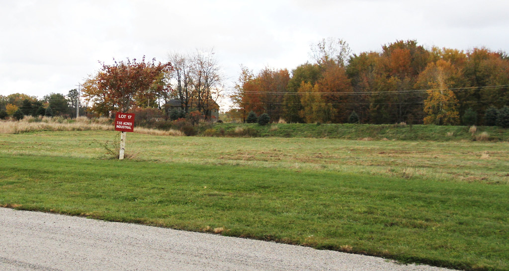 Ghost of Commodore / Erie Downs Most of the barn areas on … Flickr