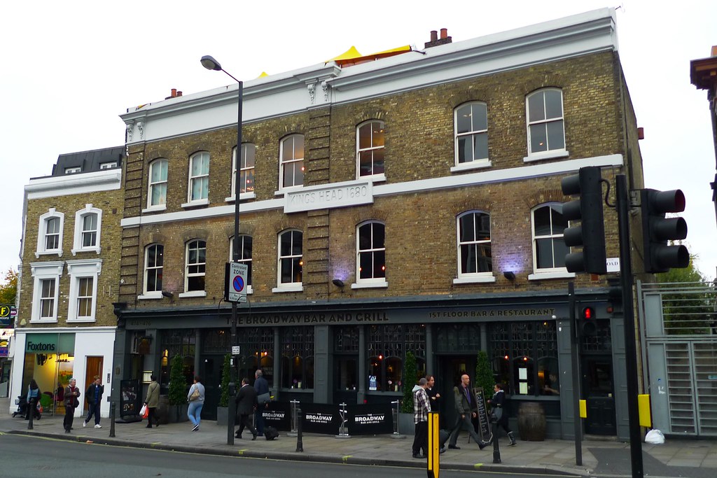 Broadway Bar and Grill, Fulham, SW6 A bar by Fulham Broadw… Flickr