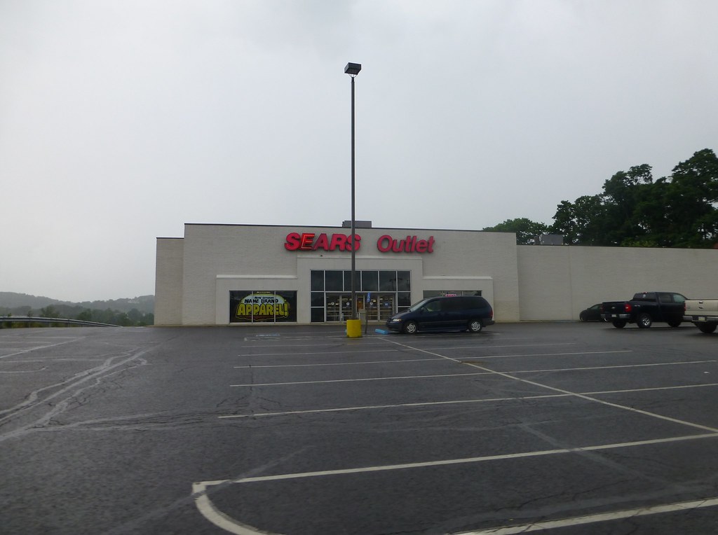 Sears Outlet Bridgeville 1051 Washington Pike, Bridgeville… Flickr