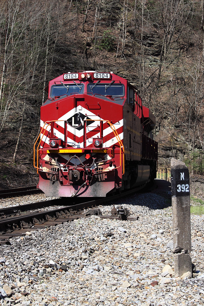 NS 8104, Tunnel, Kimball, WV As a helper set heads to Welc… Flickr