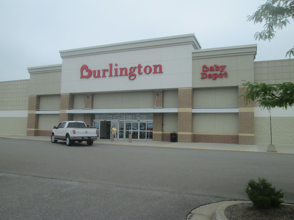 Former Walmart Erie, PA (Peach) Flickr