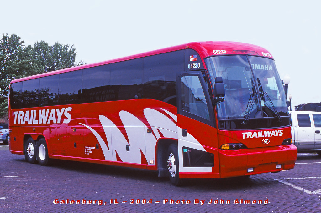 Burlington Trailways Galesburg Illinois 2004 This bus amon… Flickr