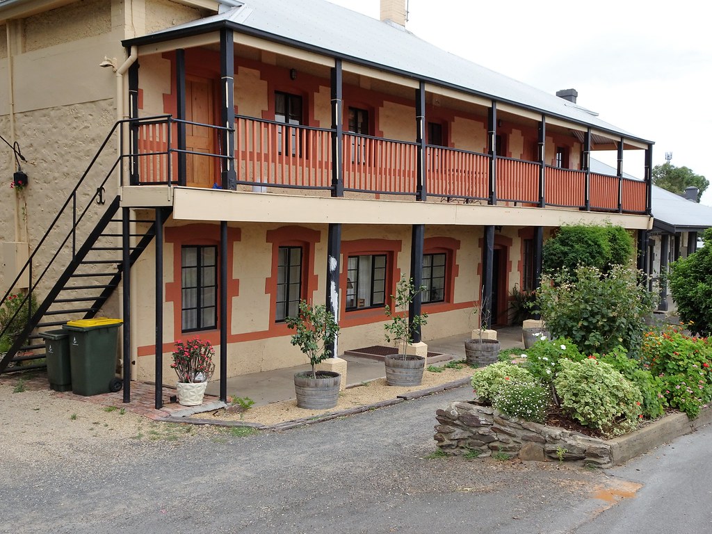 Lyndoch.The Lord Lyndoch Hotel built in 1855. Used for Cou… Flickr
