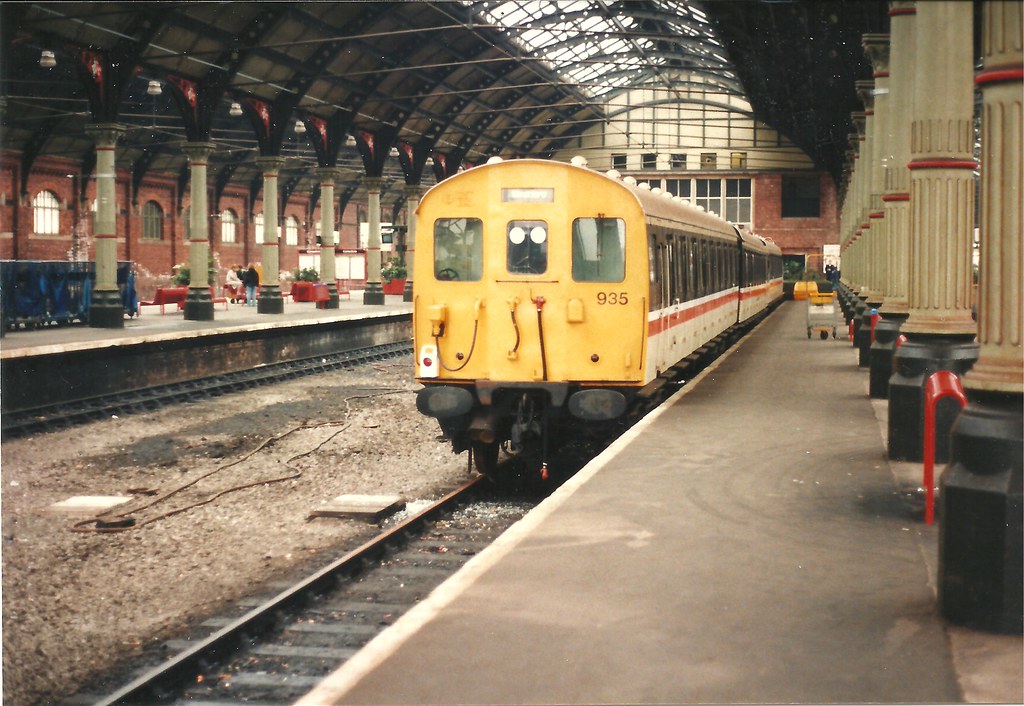 Departmental unit 935 Darlington 1991 Hybrid 305/302 unit Flickr