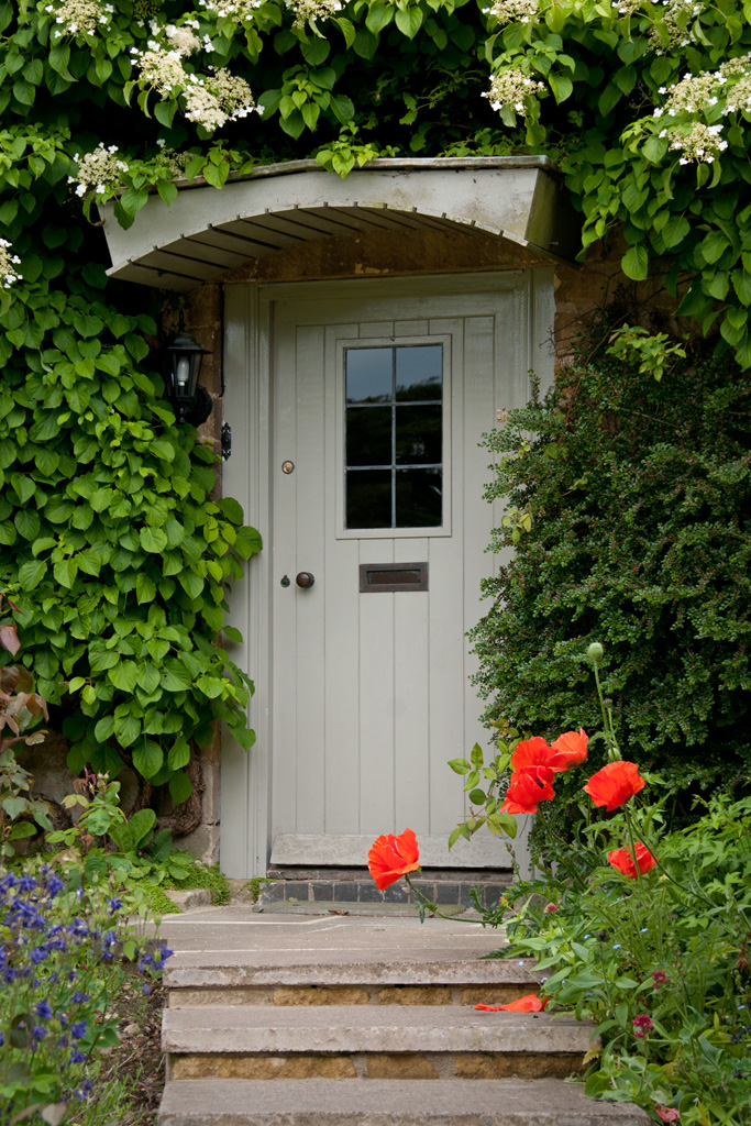 Cotswolds Door Picturesque home doorway seen in The Cotswo… Flickr