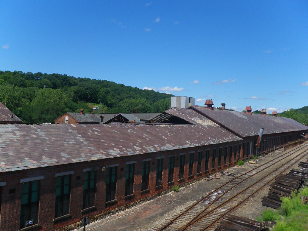 IMGP1112 Plume and Atwood Thomaston CT Francisco Jimenez Flickr