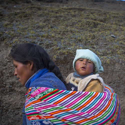 Peruvian Mother And Baby Climbing To The Qoyllur Riti Fest… Flickr