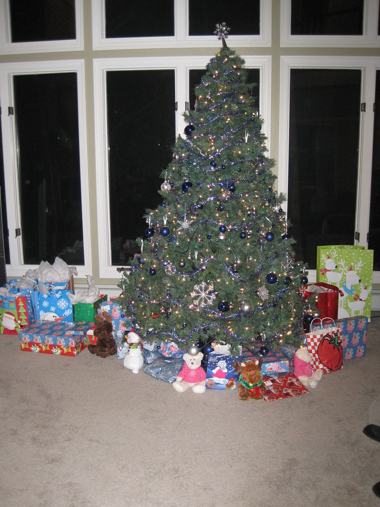 111224 Burns Christmas at 322 Flickr