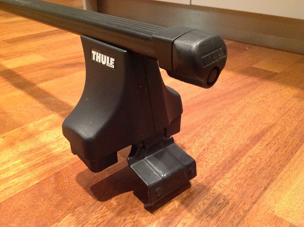 Thule roofrack 80 chf Roof racks for any gutterless car … Flickr