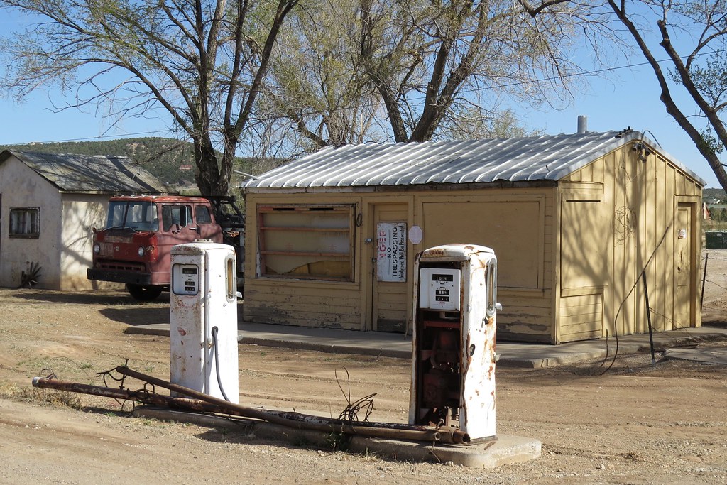 Lester's Conoco Station Barton, New Mexico; the '50's era … Flickr