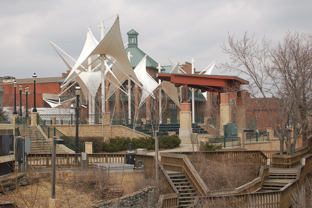 DSC_0028 Riverfront Center Cuyahoga Falls, OH 3/13 Geul1965 Flickr