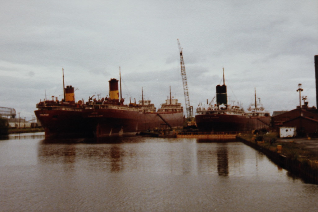 Columbia & Kinsman Marine Ore Boats Duluth, Minnesota, 197… Flickr