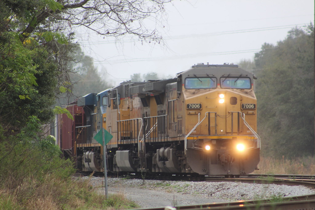 Railfanning Lakeland,FL to Dade City,FL feat. UP and BNSF power 2814