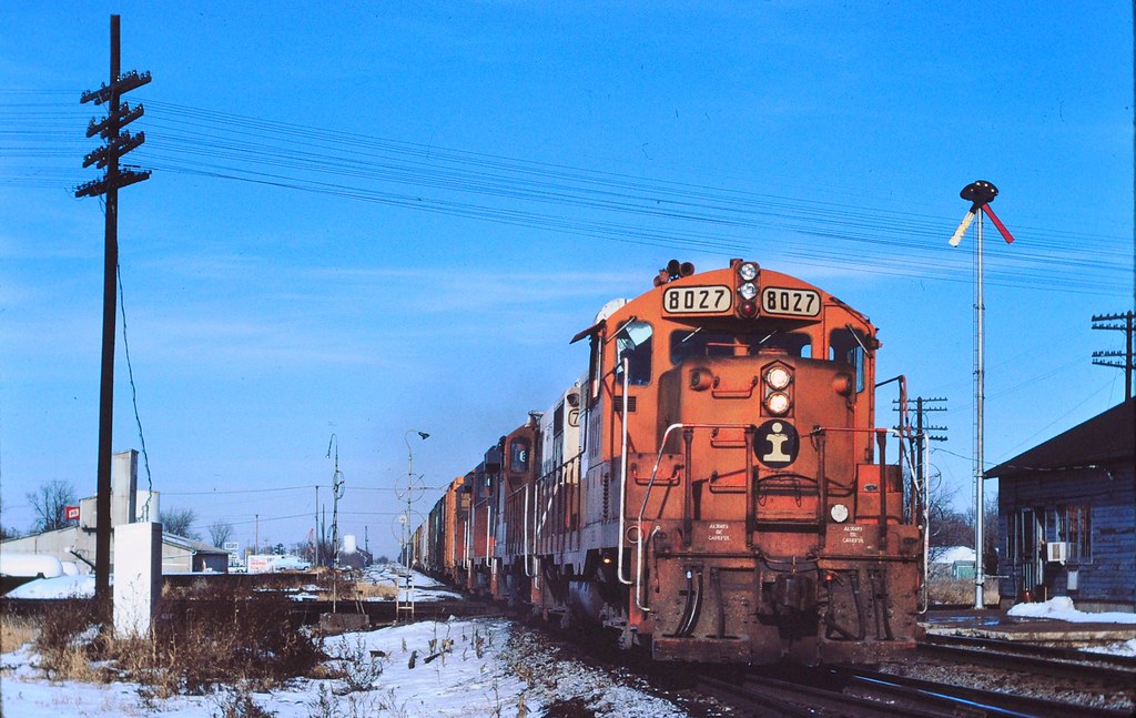 ICG GP9's at Tolono IL 1981 , Illinois Central Golf GP10… Flickr