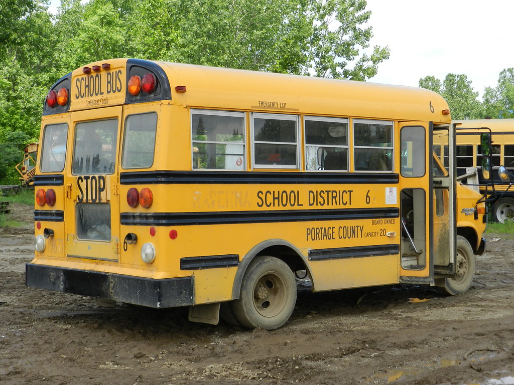 DSCN5499 Ravenna School District 6 1996 Mid Bus Guide DW… Flickr