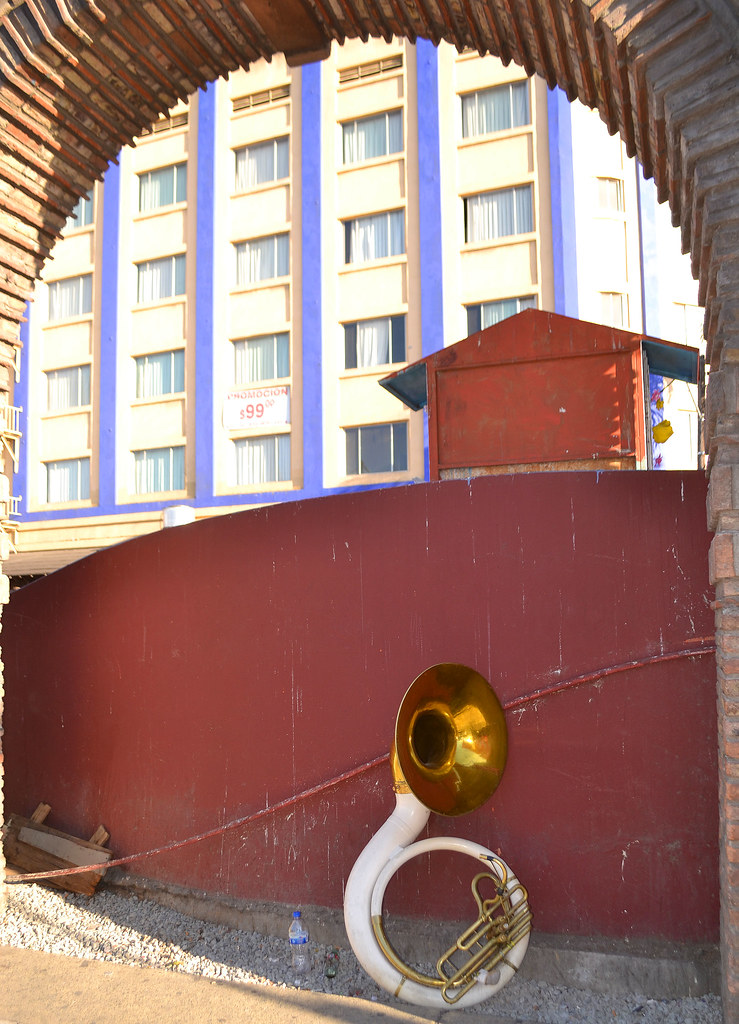 sad_tuba A lonely and abandoned tuba in Tijuana. Brooke Binkowski Flickr