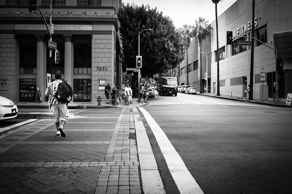 Los Angeles Street photography in LA. Very simple shot but… Flickr