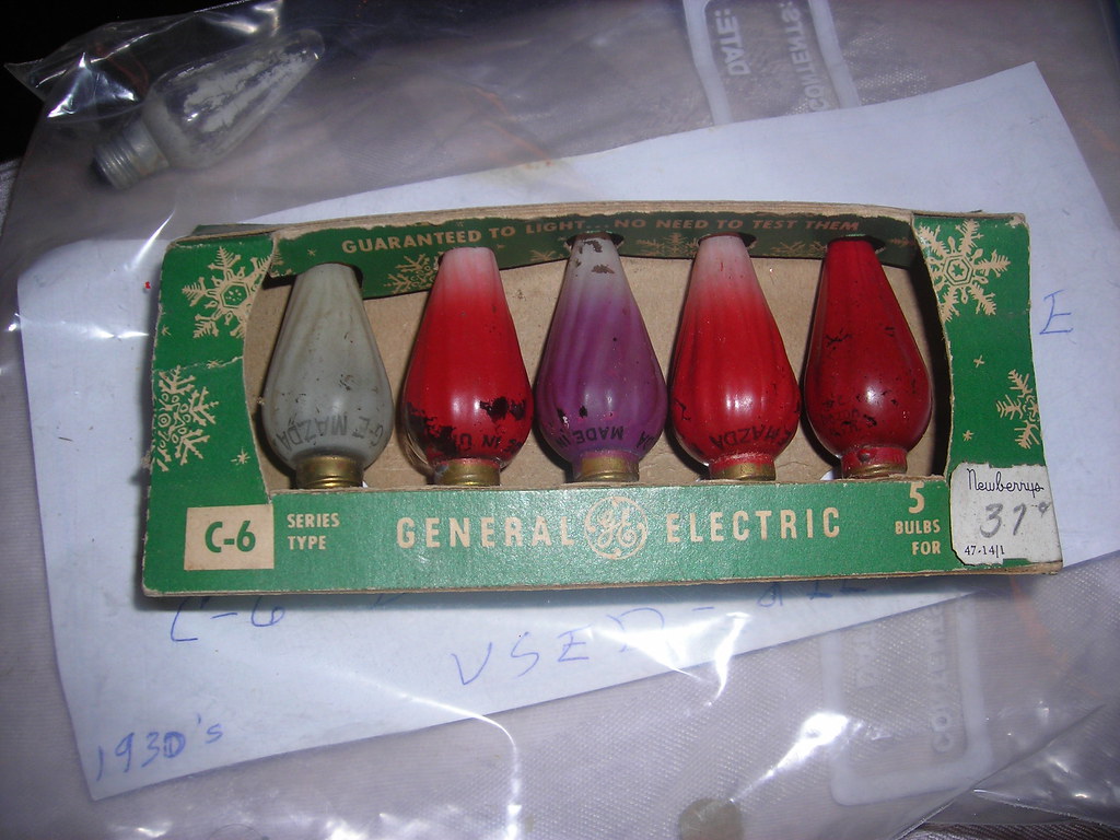 DSCN1871 Christmas tree lights, old style 'series' type, G… Flickr