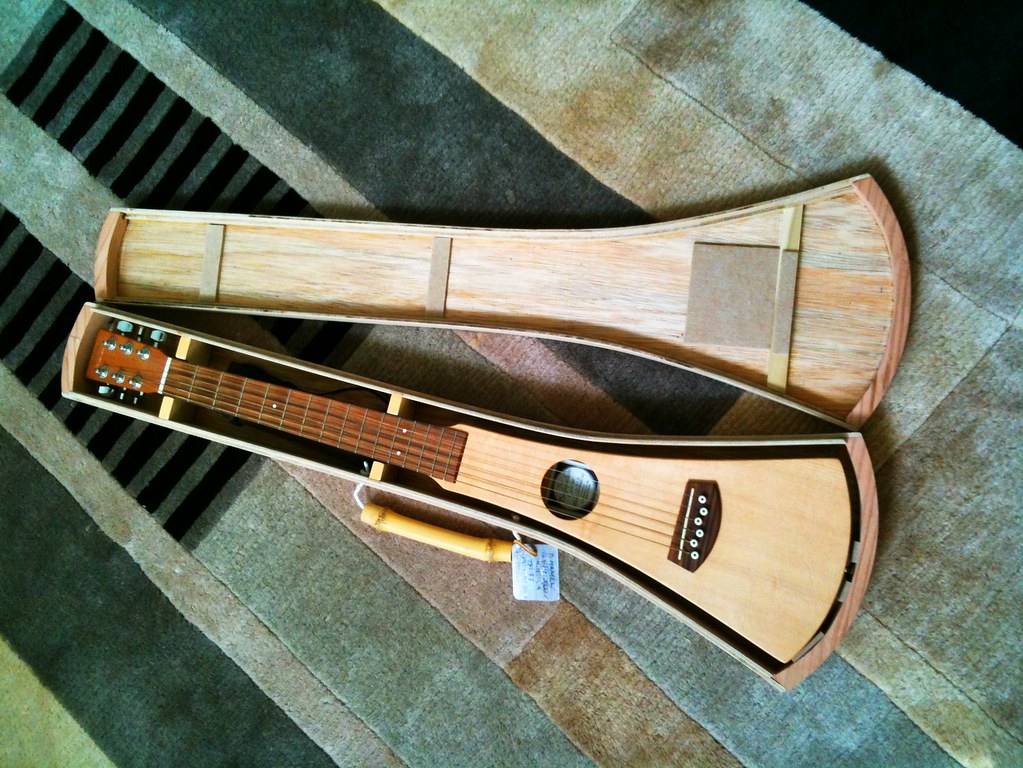 Martin Backpacker Guitar in custom case Lightweight yet st… Flickr