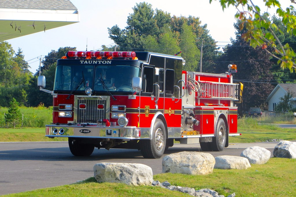 TauntonFD E6 Taunton Fire Department 1997 EOne pumper En… Flickr