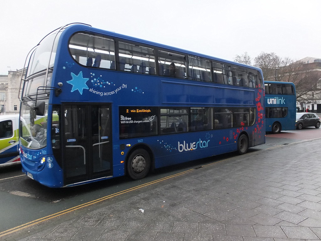 Blue Star's poppy bus 1601 HF64 BOV on route 2 in Civi… Flickr
