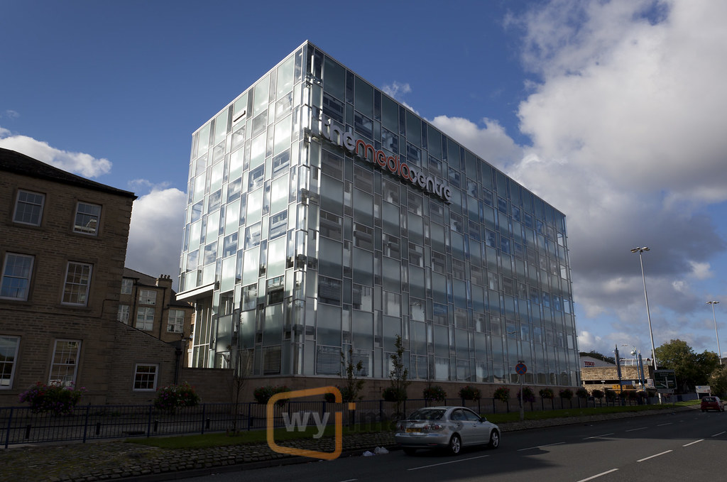 PT11_10242 The Media Centre Huddersfield. Completed in 200… Flickr