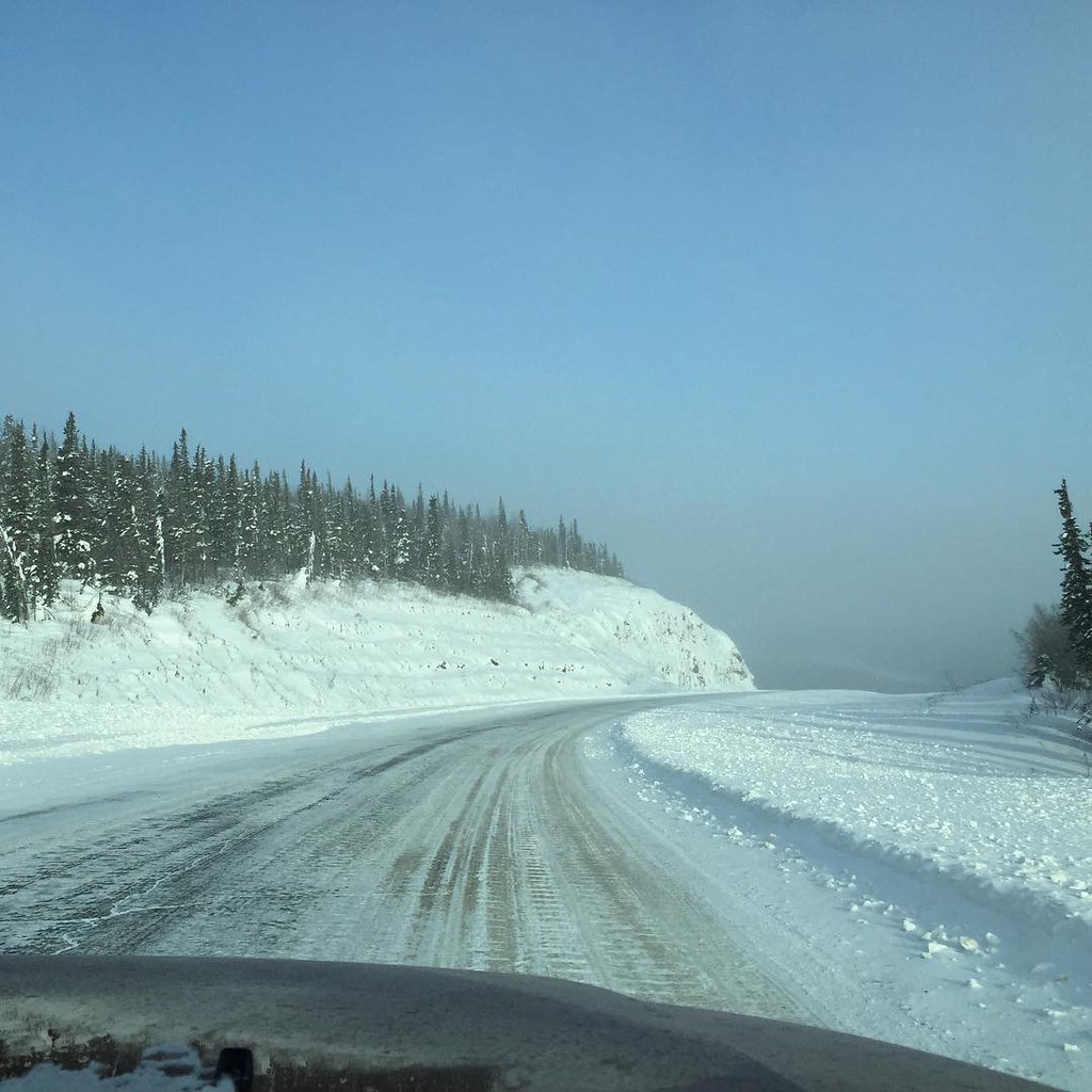 Salida y puesta de sol de Stevens Village, Alaska, EE. UU.
