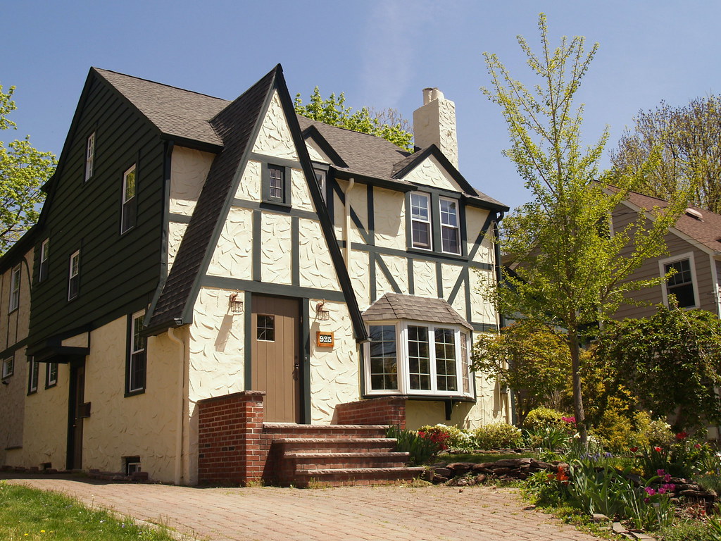 Ridgewood Rd Millburn, NJ home painted by Rutgers Permanen… Flickr