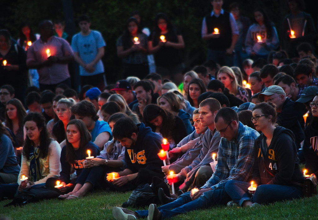 UCSB Vigil Candlelight vigil on Memorial Glade, UC Berkele… Flickr