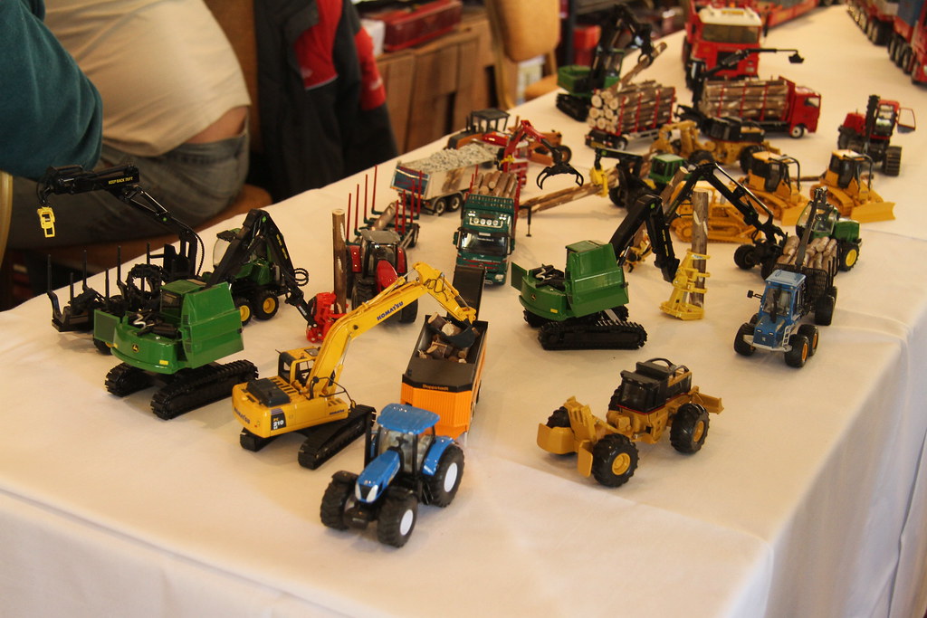 HEMS 2012 Paul Armstrong The Heavy Equipment Model Show 20… Flickr