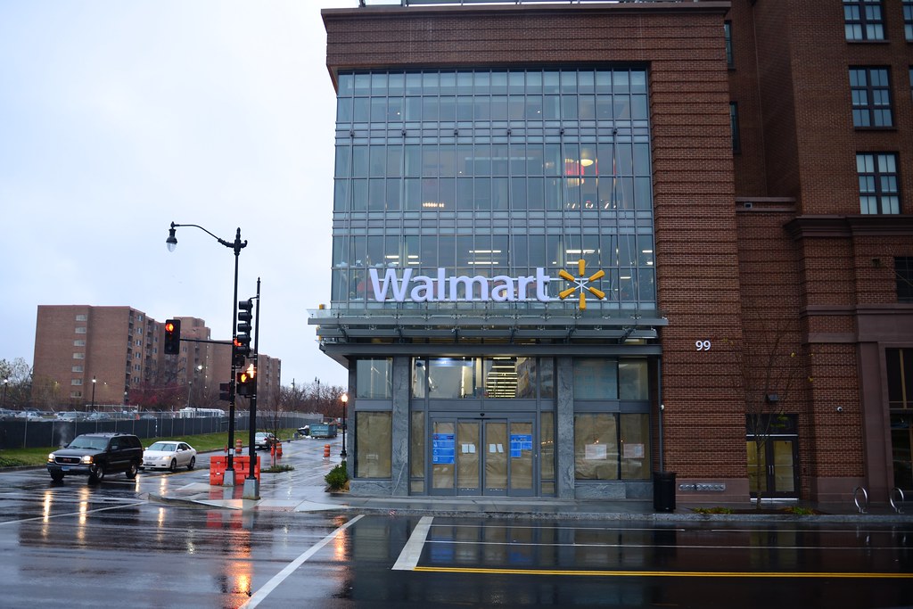 City Discount The new WalMart, a few days before opening.… Flickr