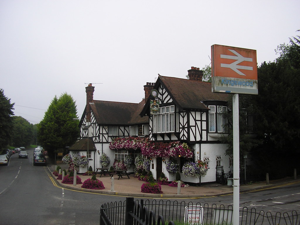 Kingswood Pub James Flickr