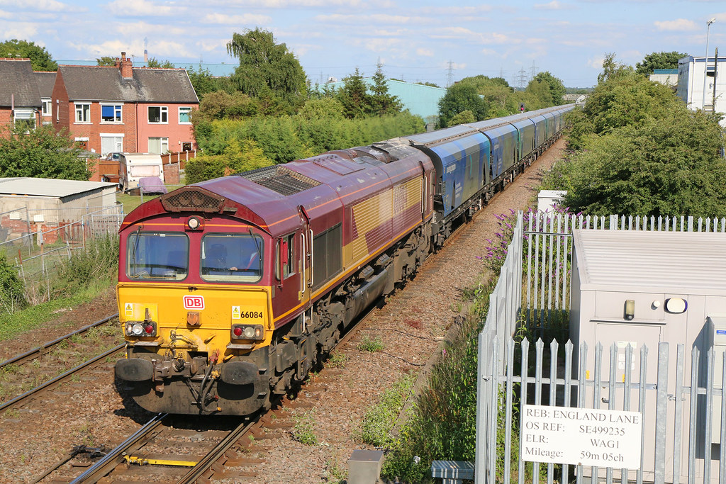 66084 at England Lane LC in Knottingley with 4R55 Drax to … Flickr