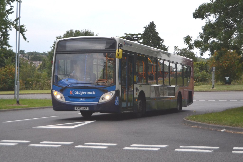 Scania 28633 KX12AKP pulls onto Daventry's Grange Estate w… Flickr