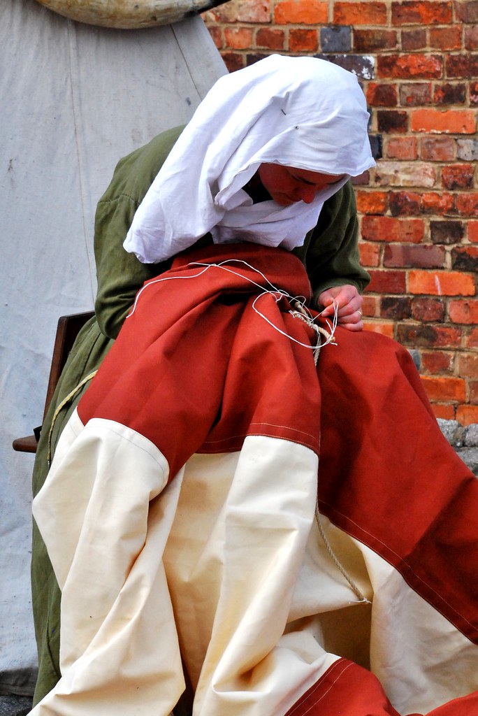 Gloucester Tall Ships Festival Lady in character costume… Flickr