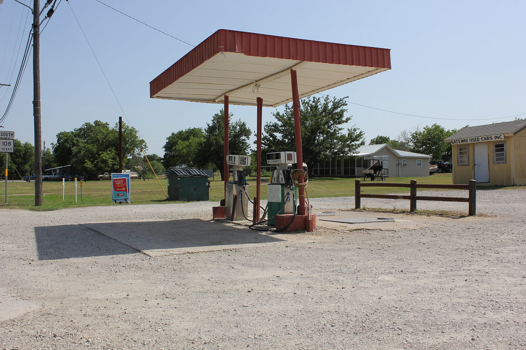 We Have Gas Mingus, Texas. Nicolas Henderson Flickr