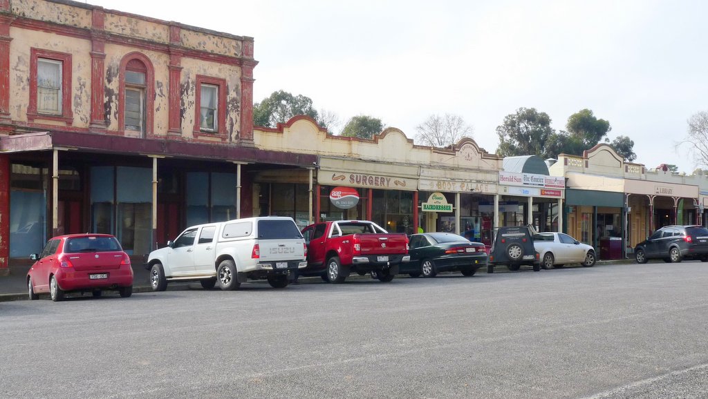 Clunes, Victoria A town that claims to be the first gold t… Flickr