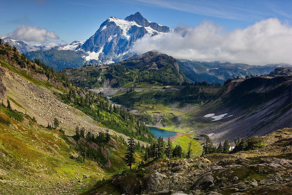 Mt Shuksan Chain lakes trail Mount Shuksan towering over… Flickr