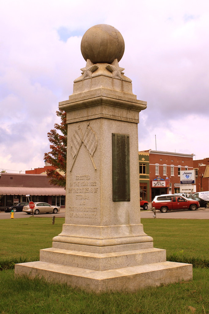 Etowah, TN World War I Memorial Etowah is a town in McMinn… Flickr