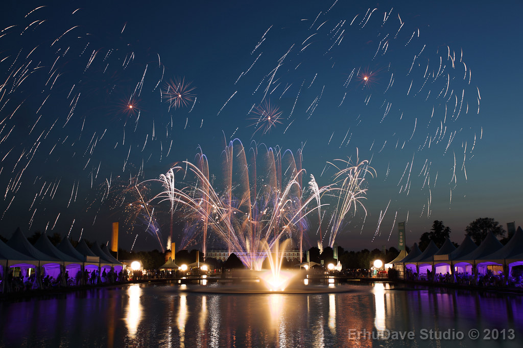 Firework Display at RHS Hampton Court 2013 2013 RHS Hampto??? Flickr