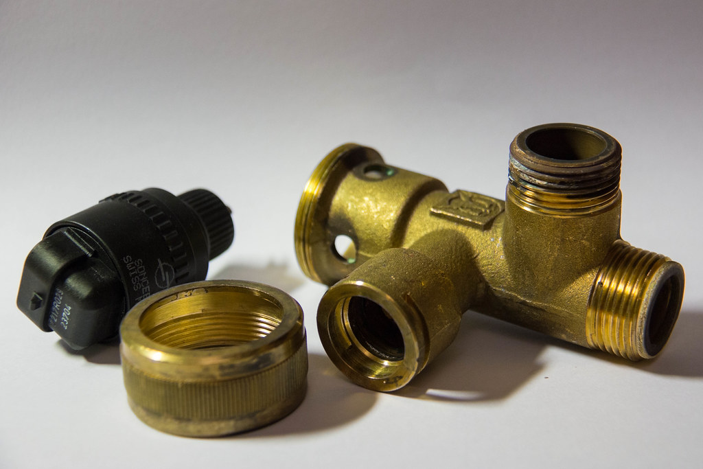 Diverter Valve This is the broken one, which had to be rep… Flickr