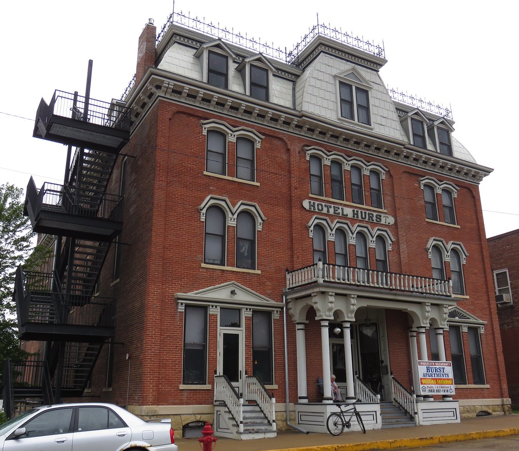 Hotel Hurst (Maquoketa, Iowa) The Hotel Hurst was built in… Flickr