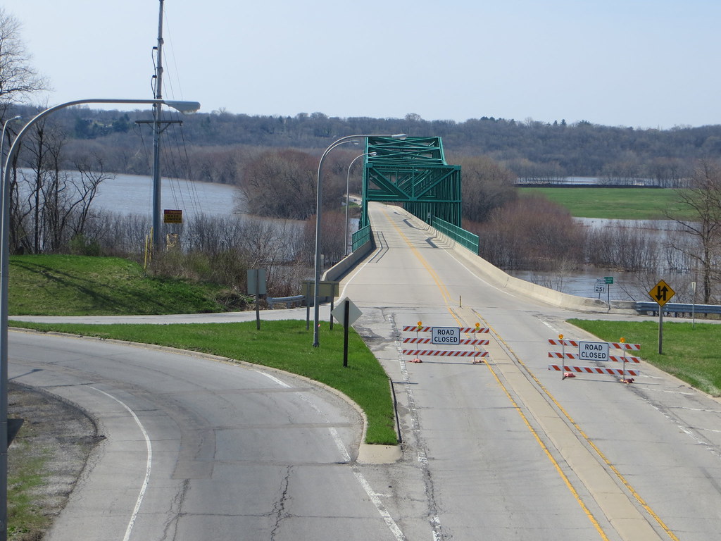 20130421 39 Flooded Illinois River, Peru, Illinois Flickr
