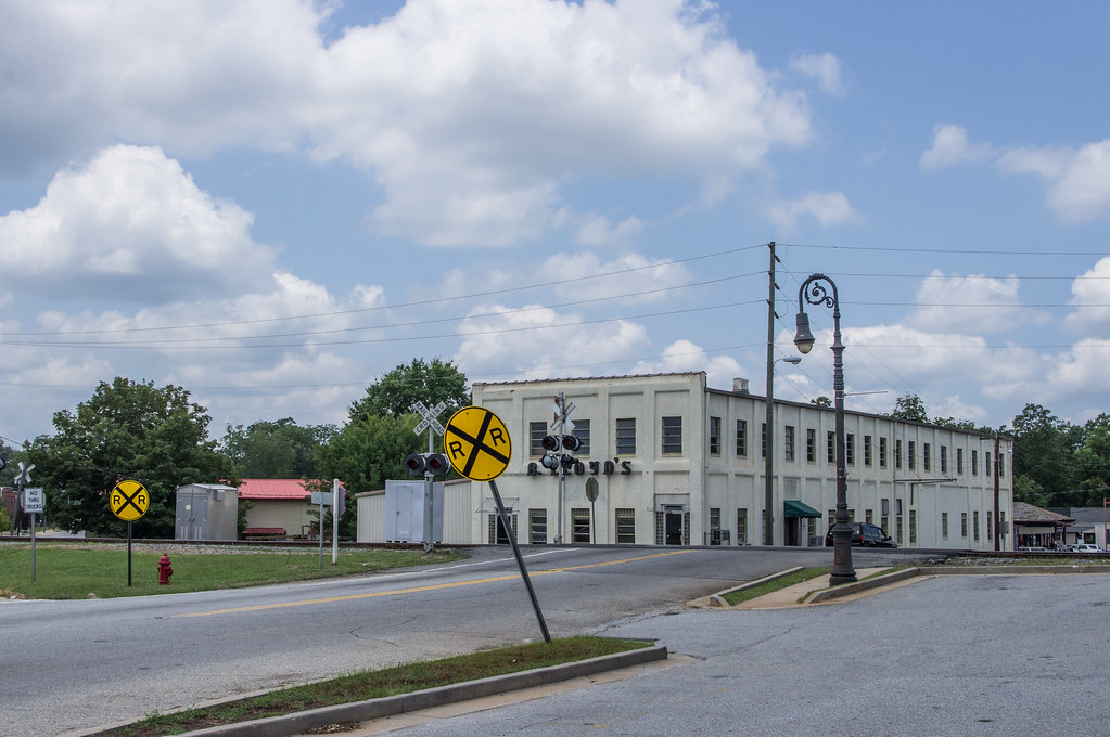 Barnesville Railroad crossing in Barnesville, jwcjr Flickr